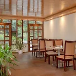 Treenz Hotel