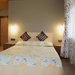 Nabhasa Courtyard Home & Apartment Stay