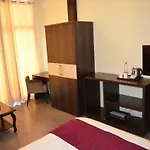 Hotel Tara Palace