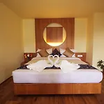 Hotel Tarayana Grand