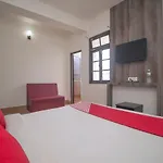 Oyo 38757 Hotel Red Panda