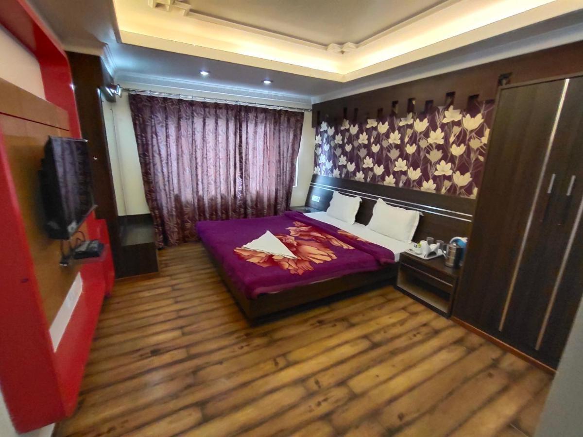 Berries Hotel 3*
