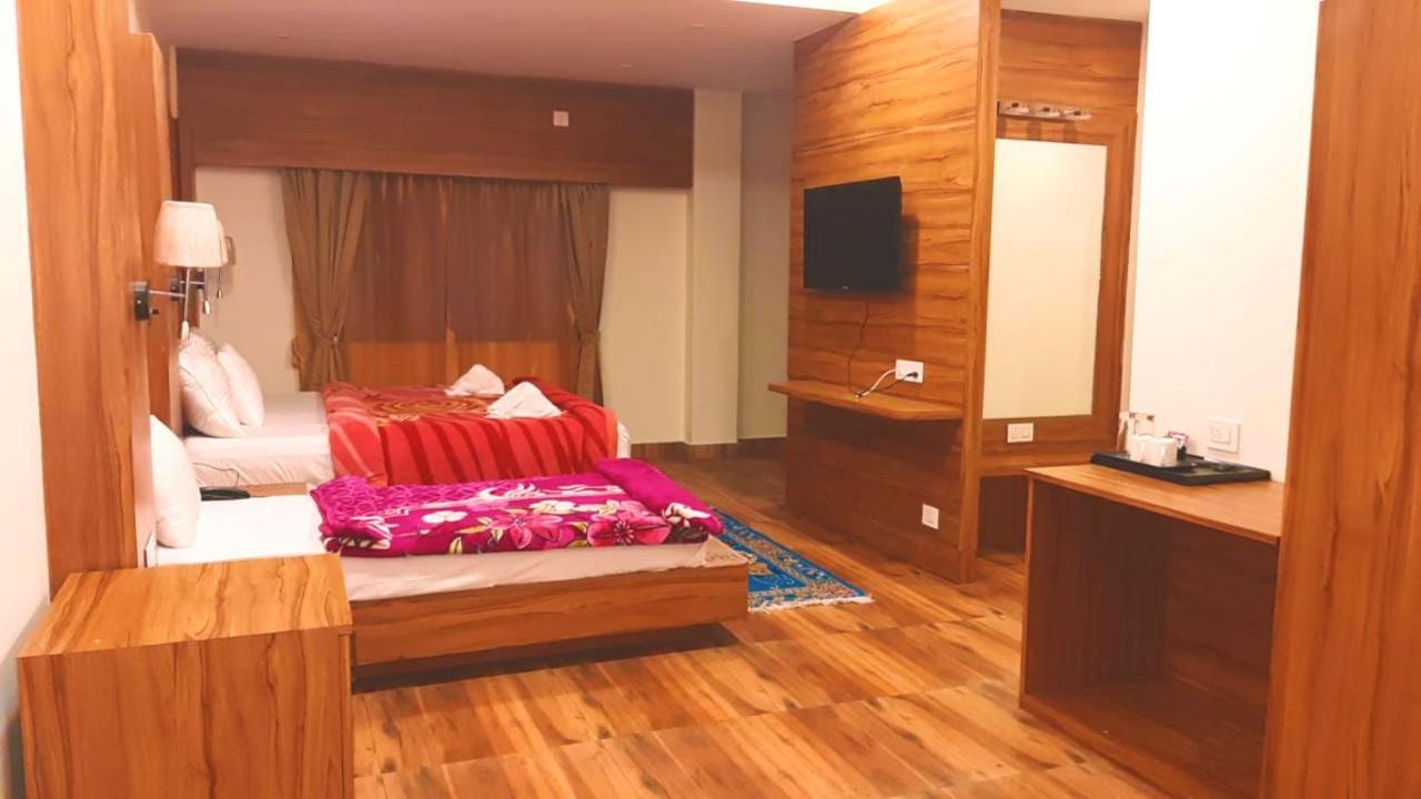 Golden Imperial & 3* Gangtok