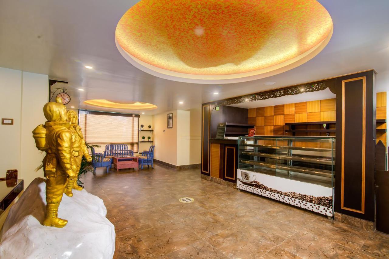 Hotel Muscatel Grand Silkroute - 300 Mts From Mg Marg 4*