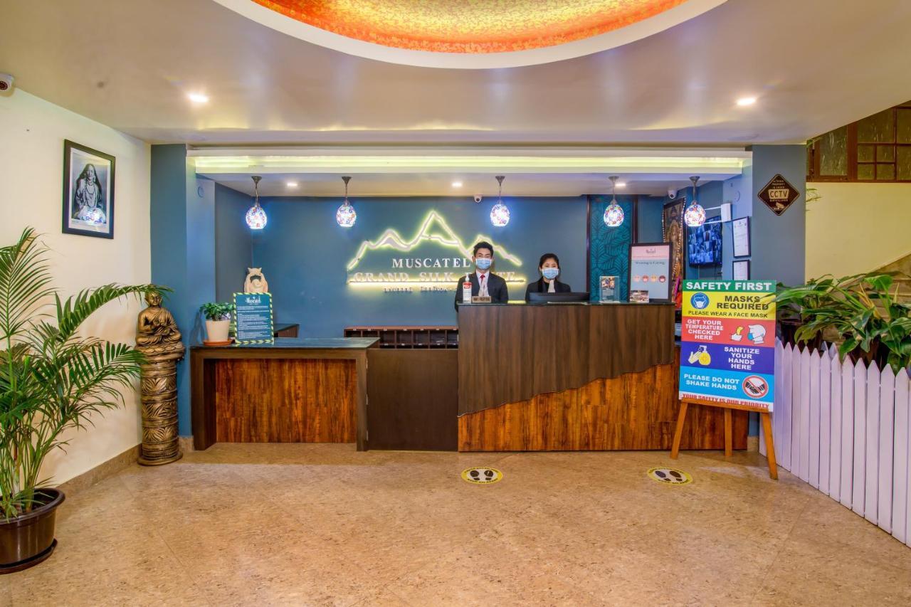Hotel Muscatel Grand Silkroute - 300 Mts From Mg Marg 4*