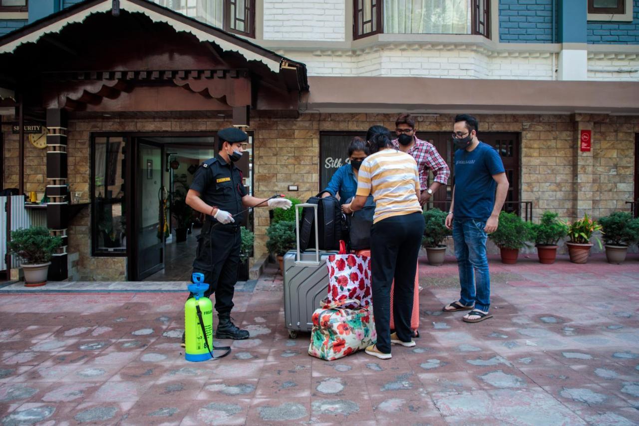 Hotel Muscatel Grand Silkroute - 300 Mts From Mg Marg 4*