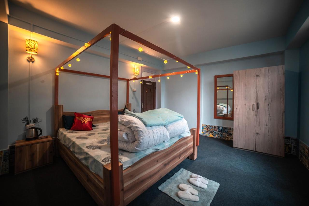 Tag Along 2 0 Hostel