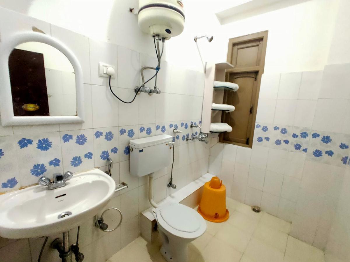 Hotel Keswani Group White Mountain - 200 Metres From Mg Marg