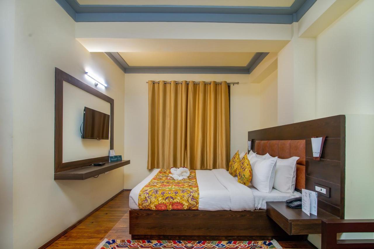 Muscatel Grand Silkroute - 300 Mts From Mg Marg Hotel 4*