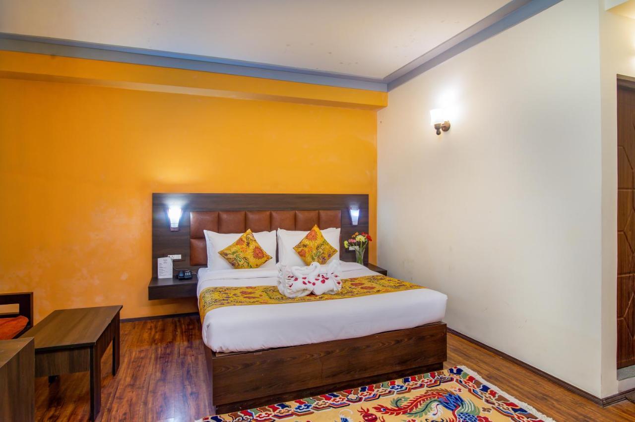 Hotel Muscatel Grand Silkroute - 300 Mts From Mg Marg 4*