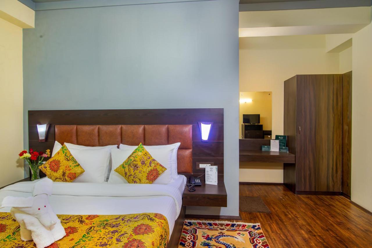 Muscatel Grand Silkroute - 300 Mts From Mg Marg