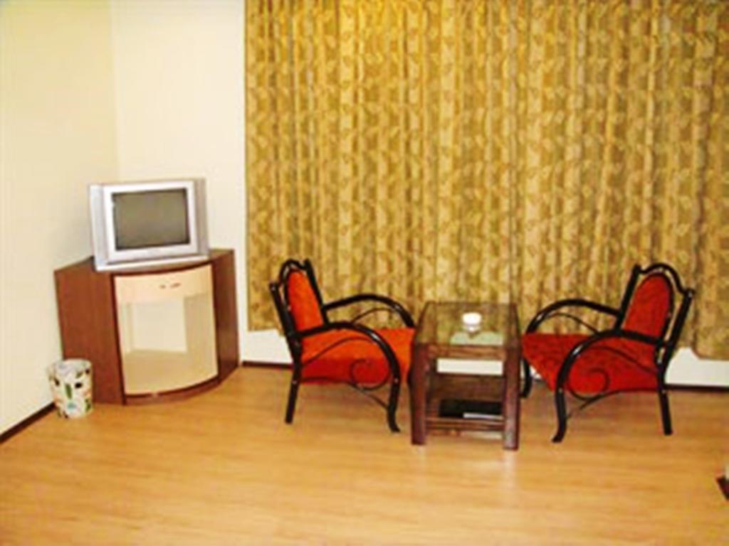 Hotel Fabhotel Palzor Stadium Road