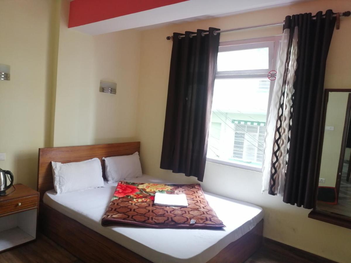 Nindik * Gangtok