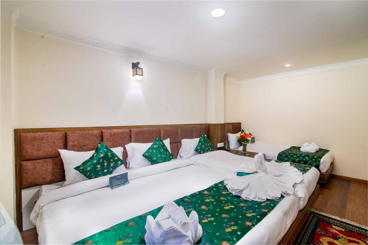 Muscatel - Dzeemkhang Hotel 3*