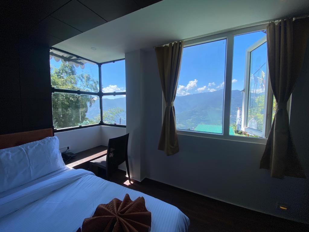 Hotel 9 Atop 3*