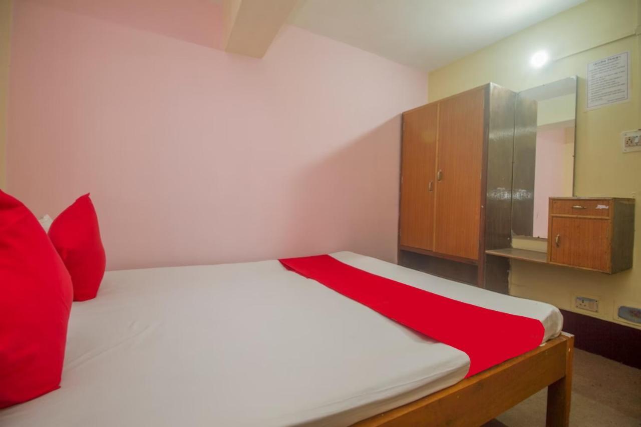 Goroomgo Siljong Hotel