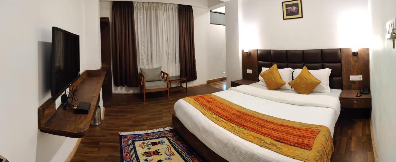 Yangbum * Gangtok