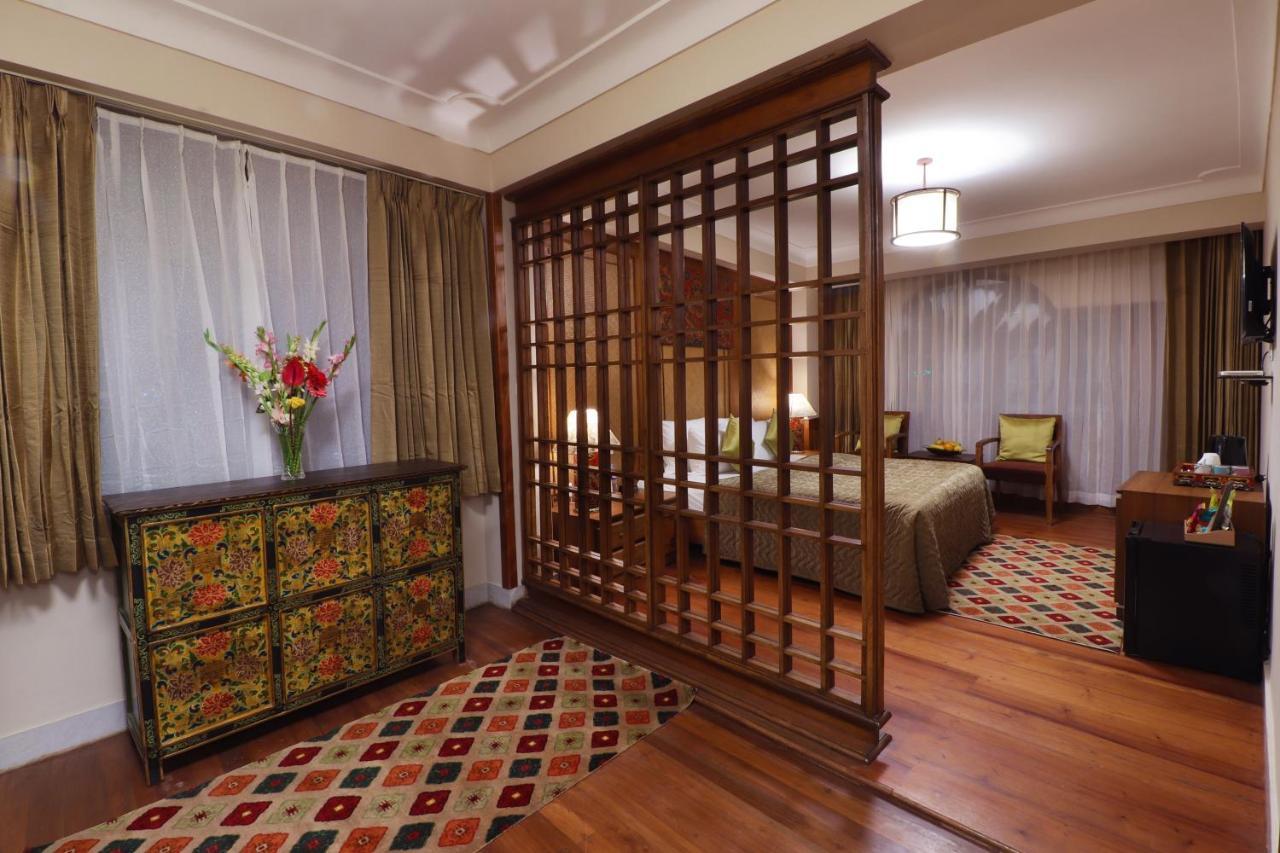 Hotel Denzong Shangrila Lords - &
