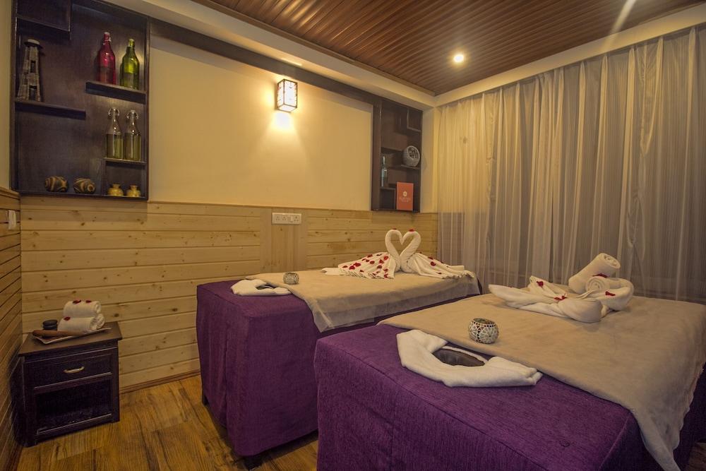 Summit Ttakshang Residency & Mg Marg 3*