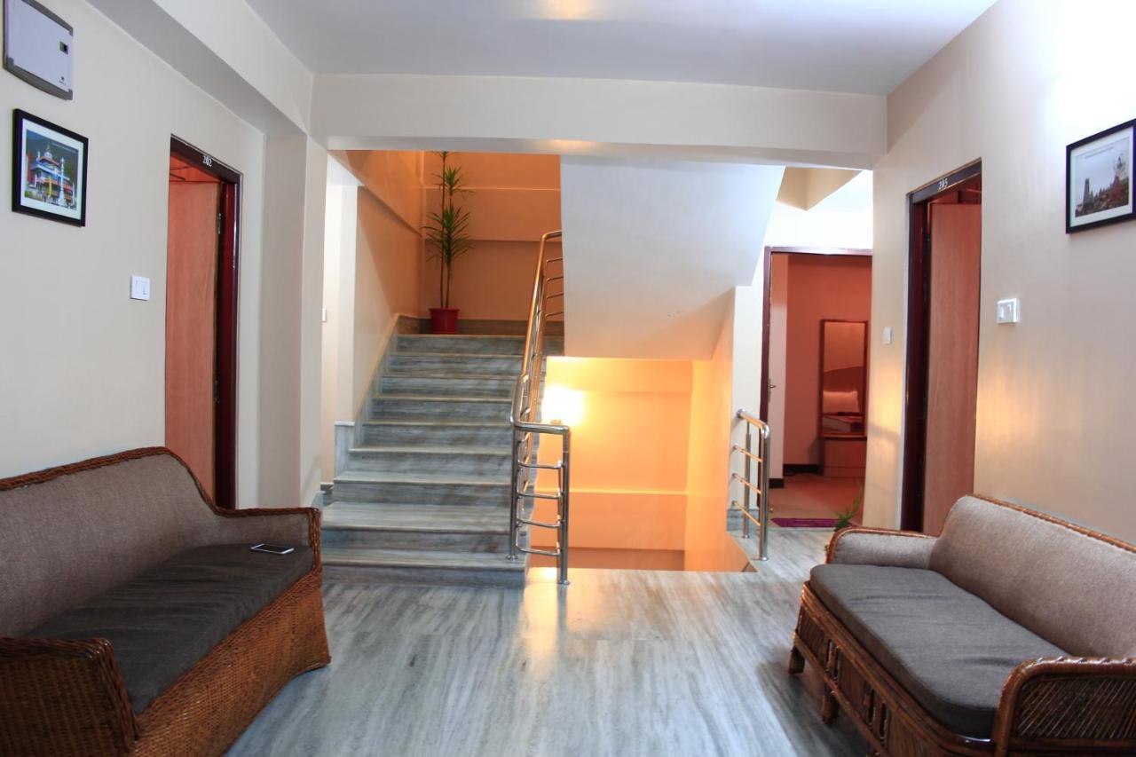 Dhe Kyi Khang By Magwave Hotels-100 Mts From Mg Marg