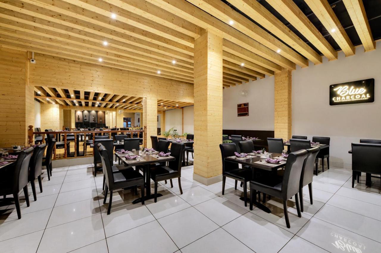 Shangri La Hotel 3*