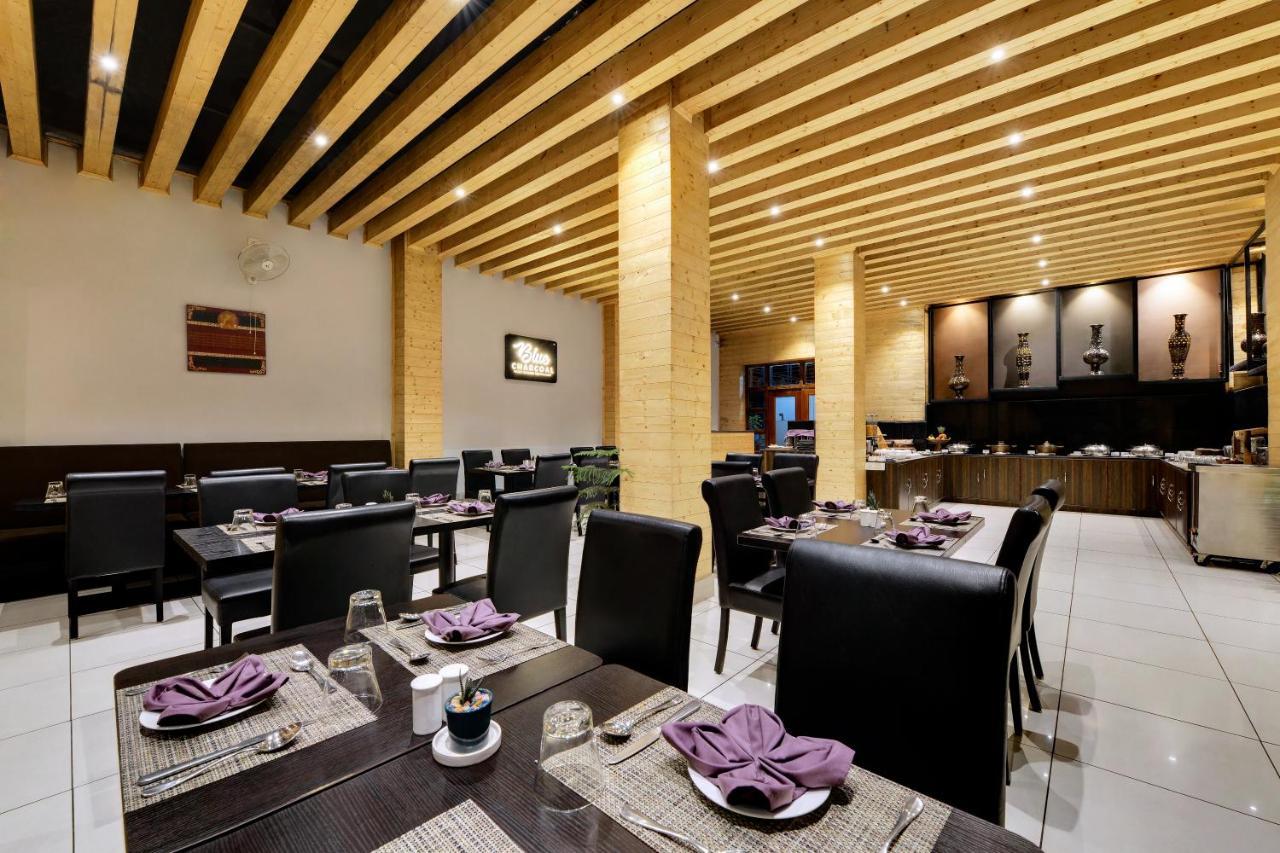 Shangri La Hotel 3*