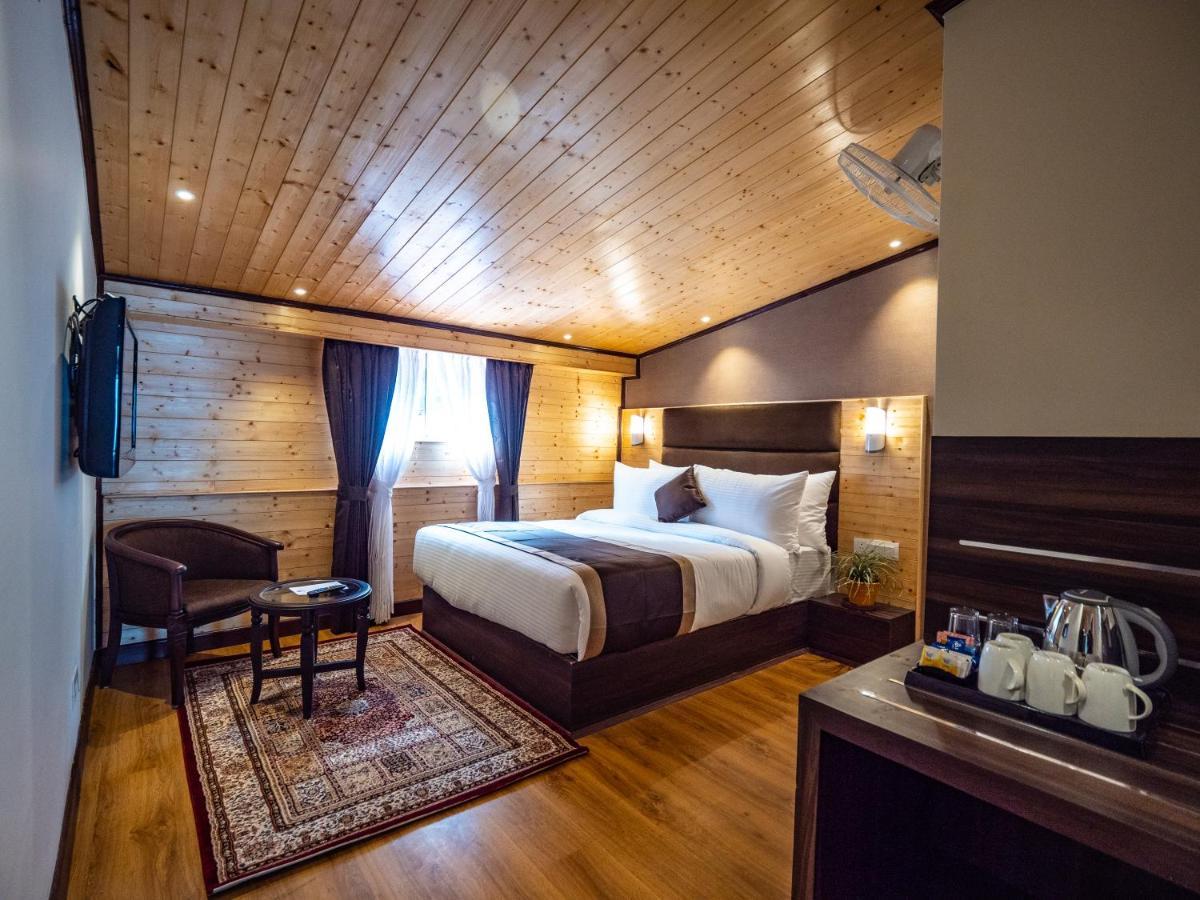 Shangri La 3*