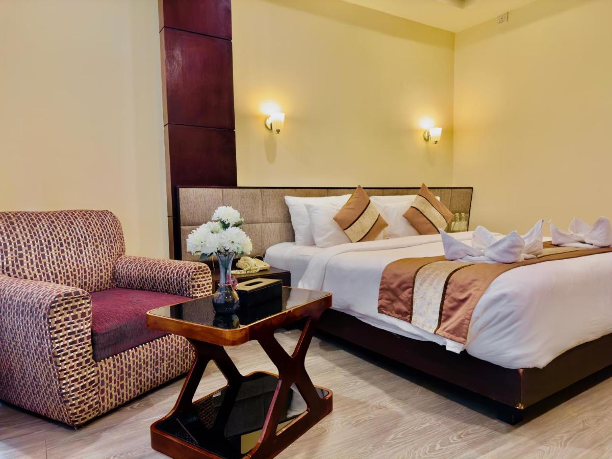 Tara Palace And - On Mg Road Hotel