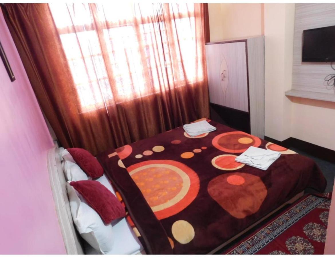 Sunshine, Homestay