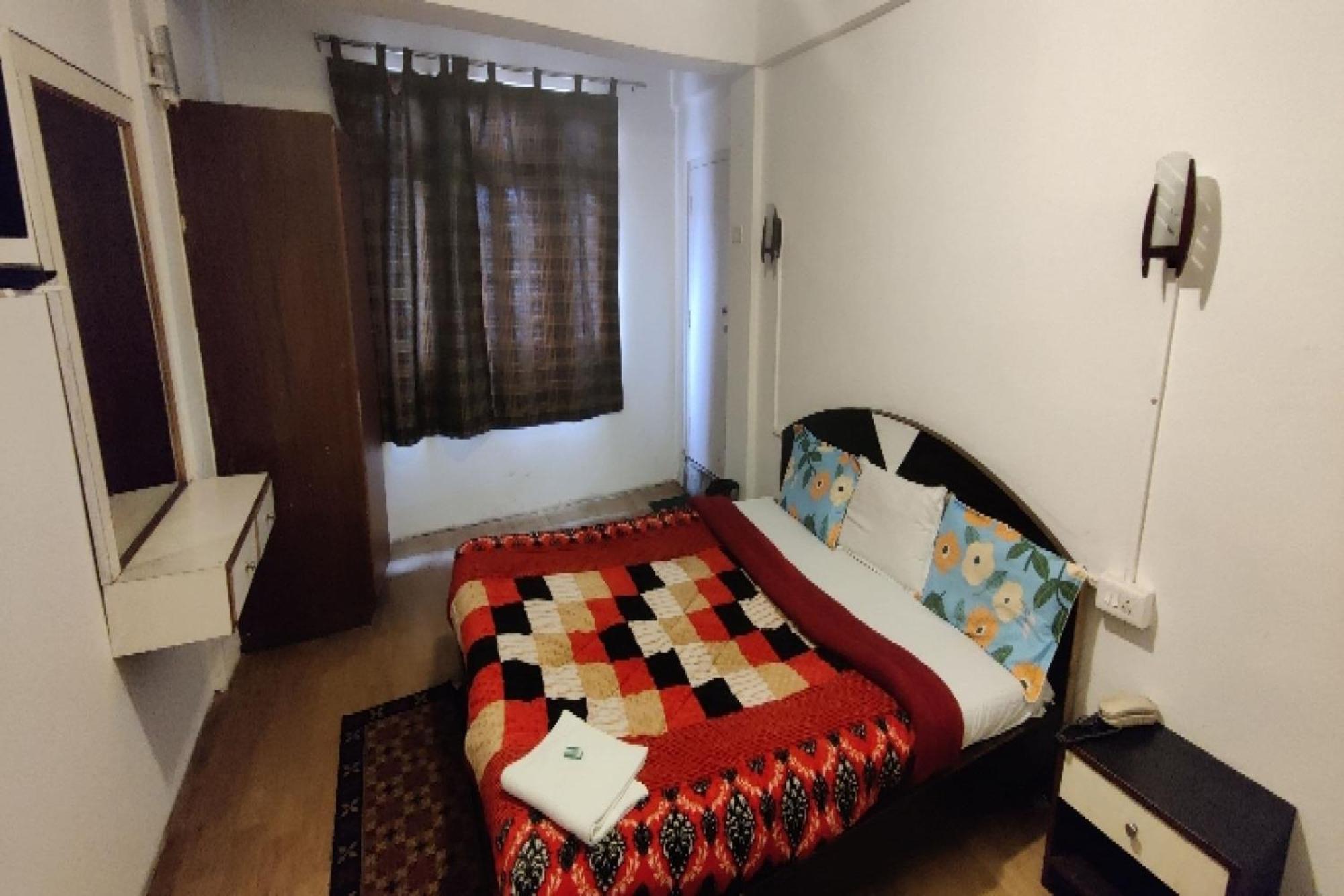 Capital O 8272 Pratigya Residency 3*