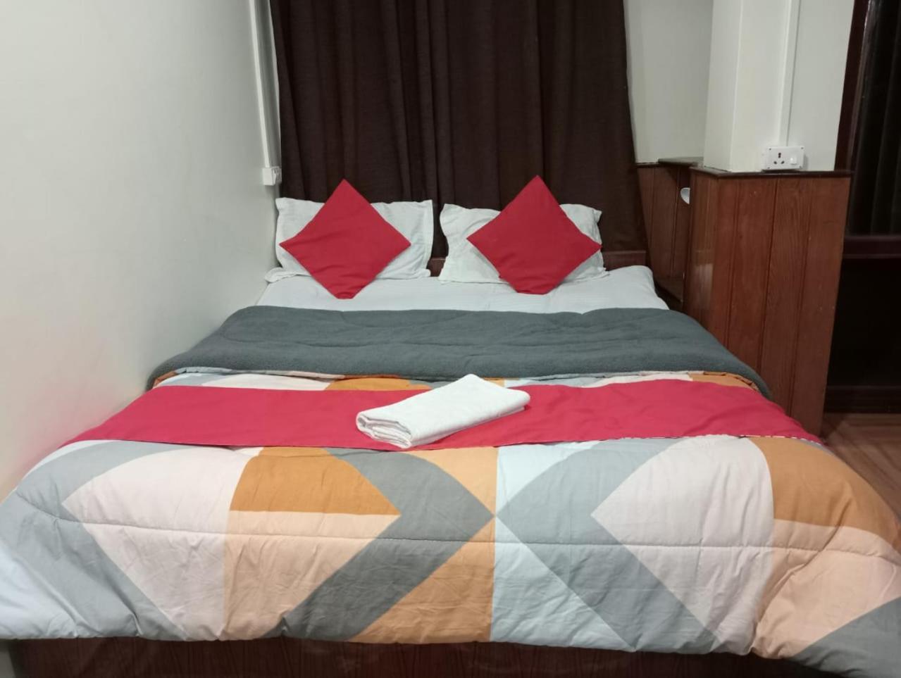 Hotel Tashi Norling Near Mall Road 2*