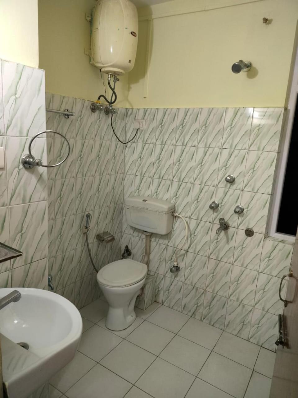 Tashi Norling Near Mall Road Hotel 2*