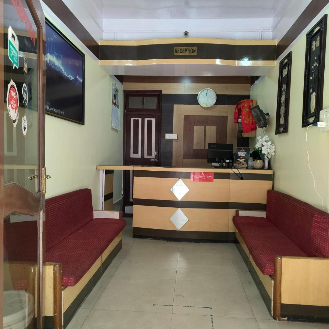 Hotel Tashi Norling Near Mall Road 2*