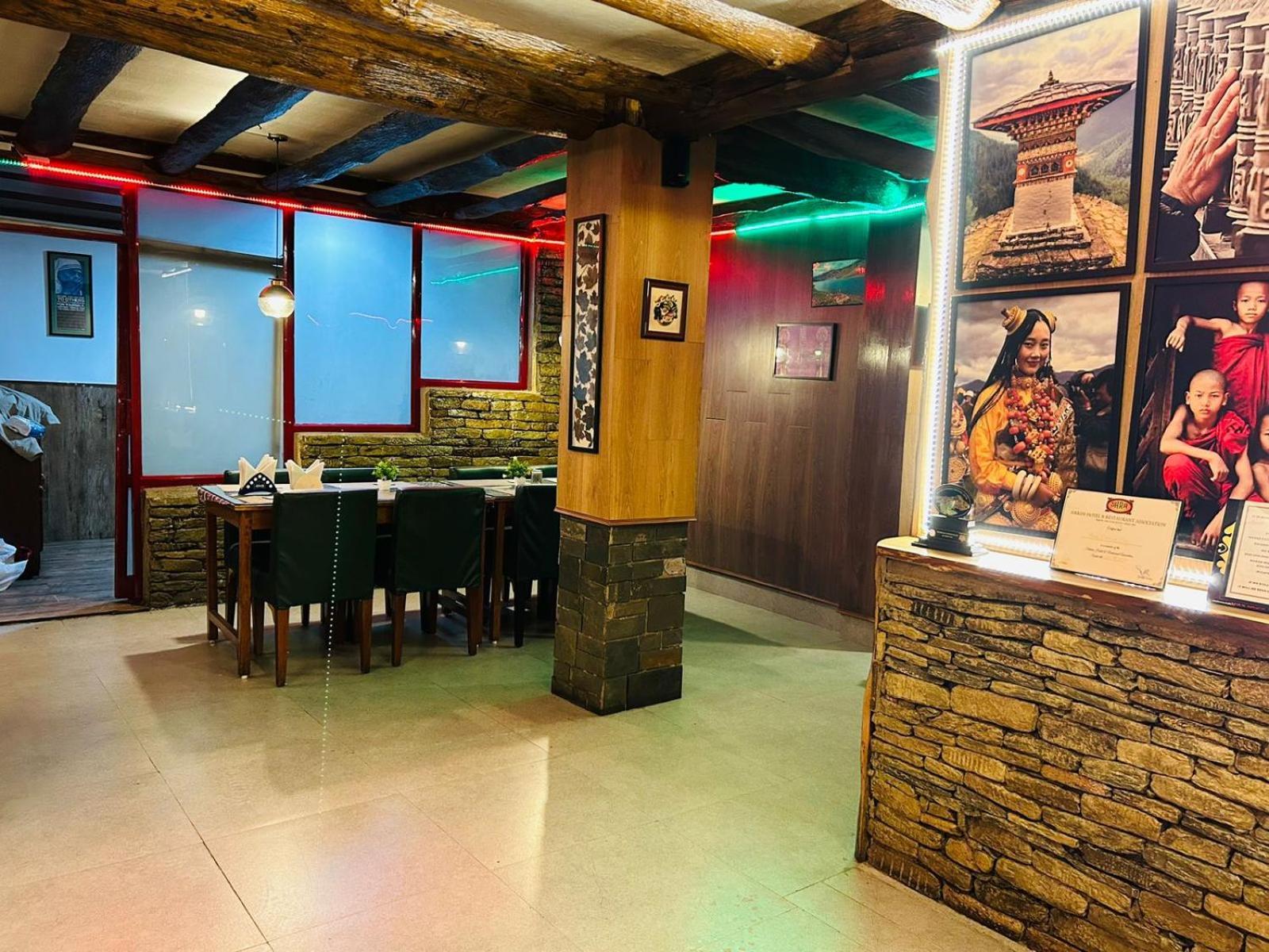 Dhe Kyi Khang By Magwave Hotels-100 Mts From Mg Marg