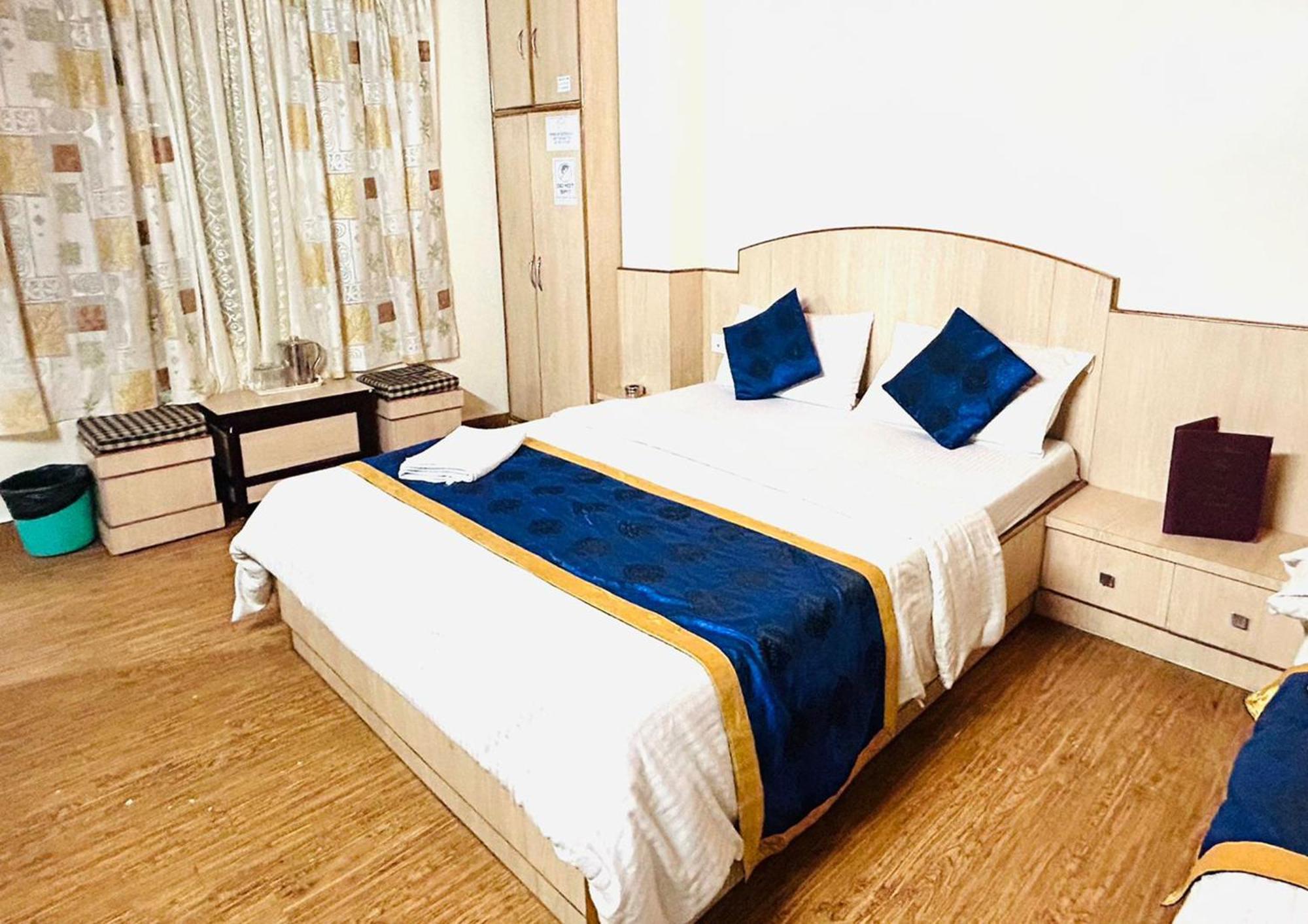 Hotel Dhe Kyi Khang By Magwave Hotels-100 Mts From Mg Marg 3*