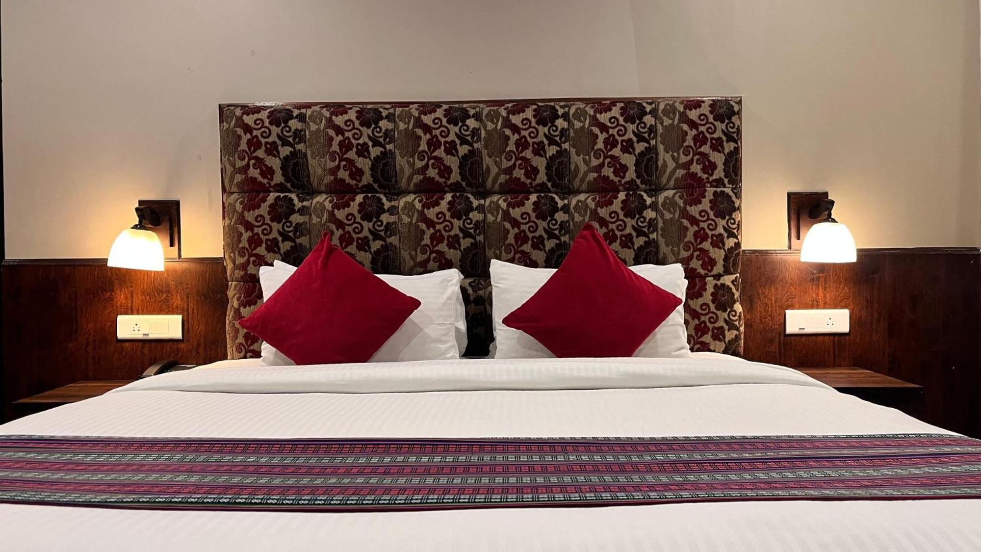 Kingston By Yagi, 600 Meters From M G Marg
