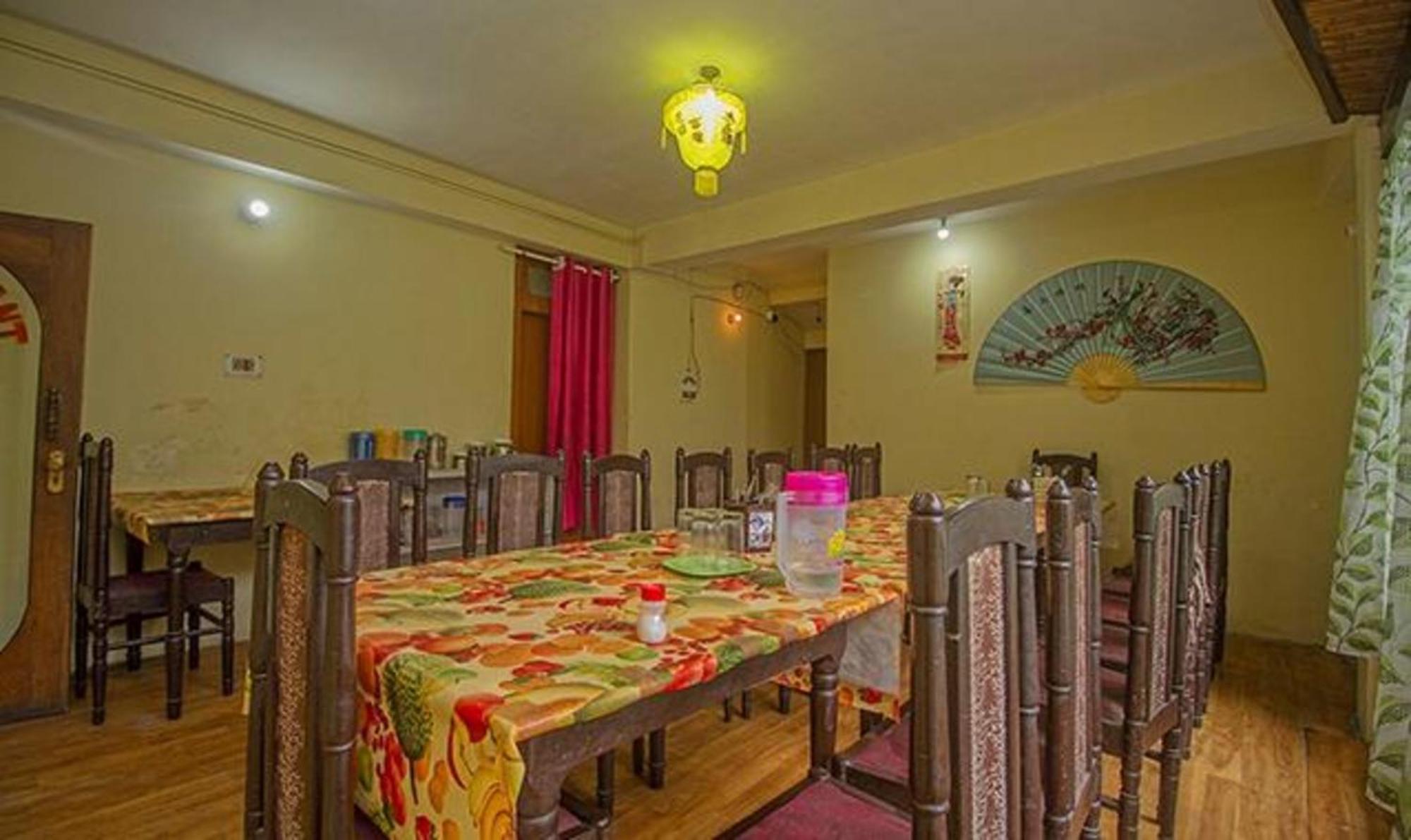 Fabhotel Siljong Hotel