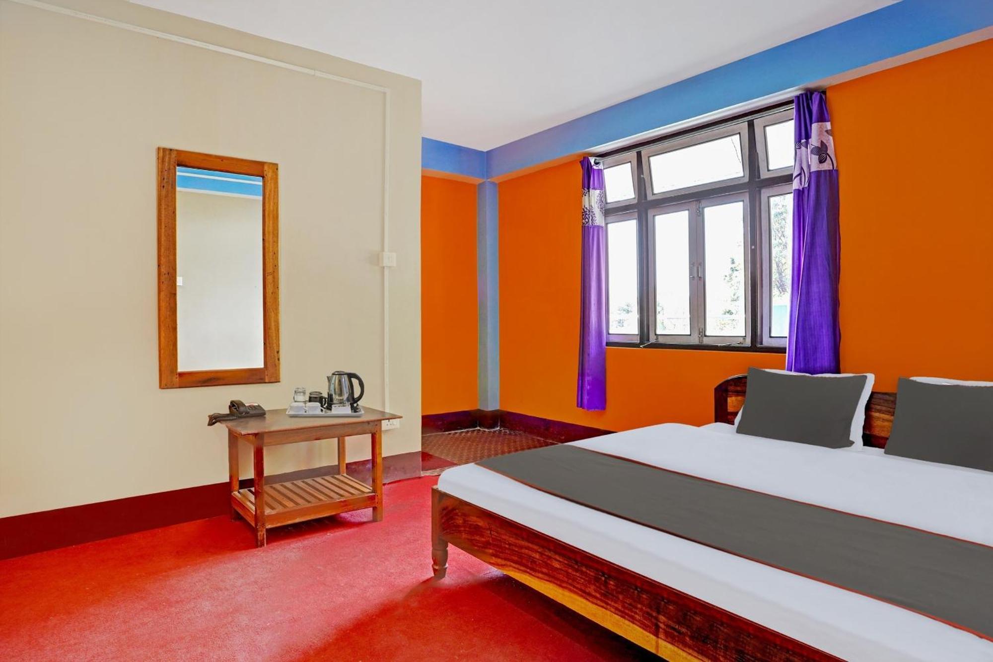 Hotel Capital O Basera