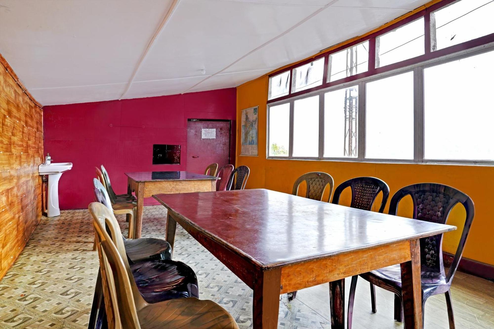 Capital O Basera Hotel 3*