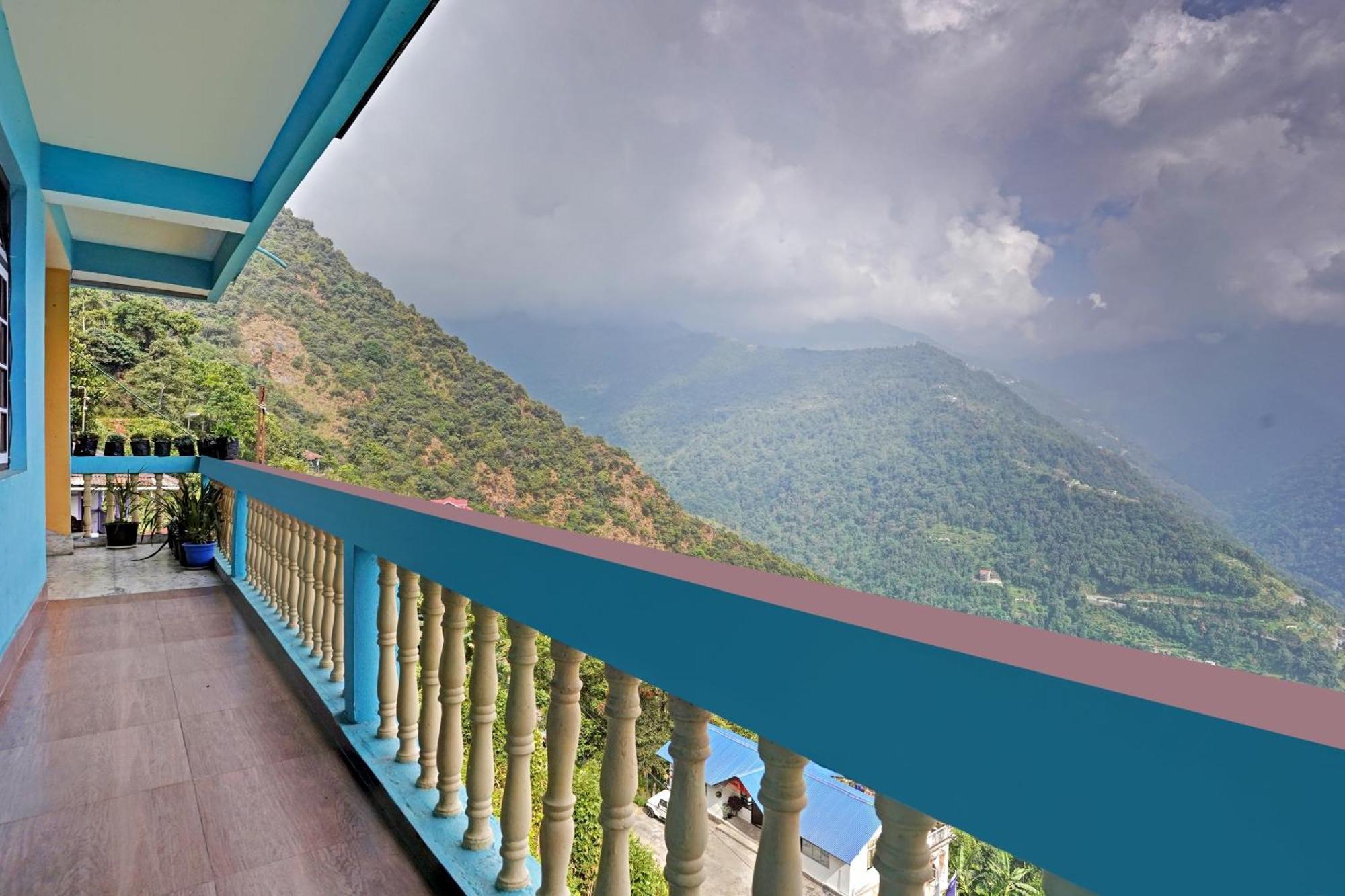 Hotel Capital O Basera Gangtok