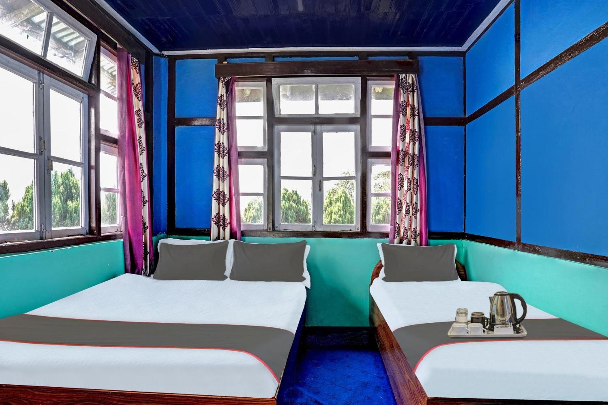 Hotel Capital O Basera
