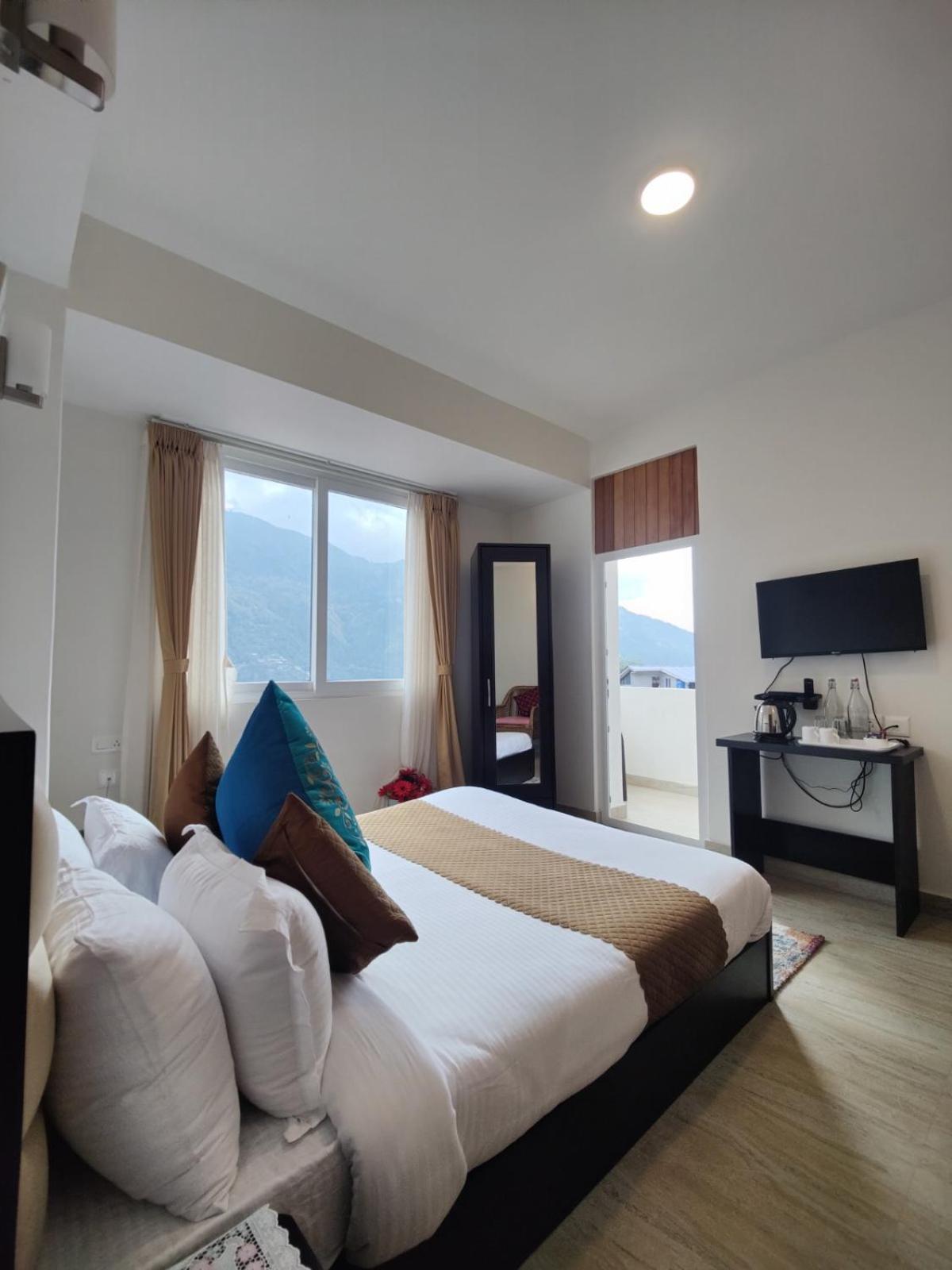 Maplewood & Resort 3*