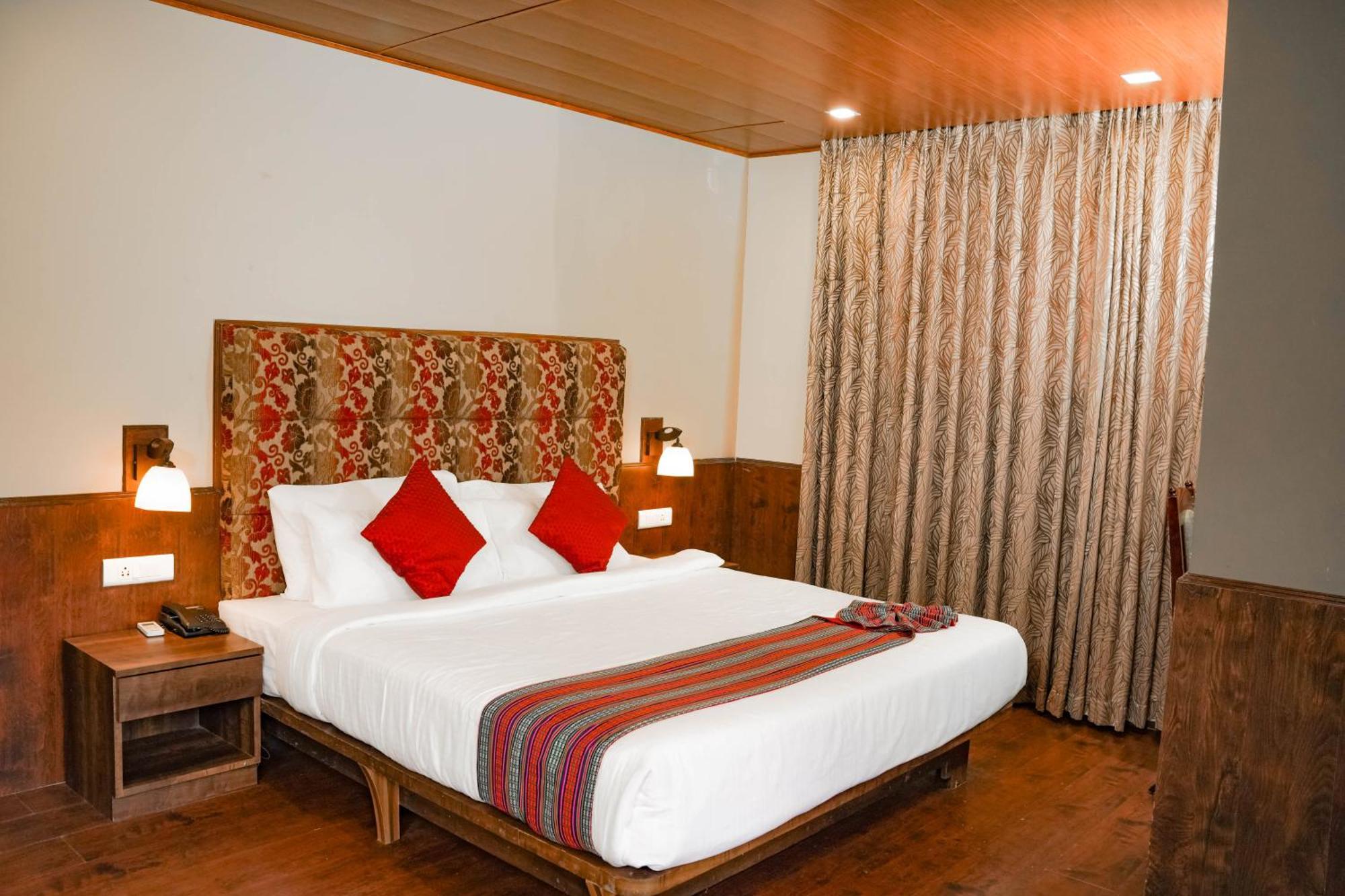 Kingston By Yagi, 600 Meters From M G Marg 4*