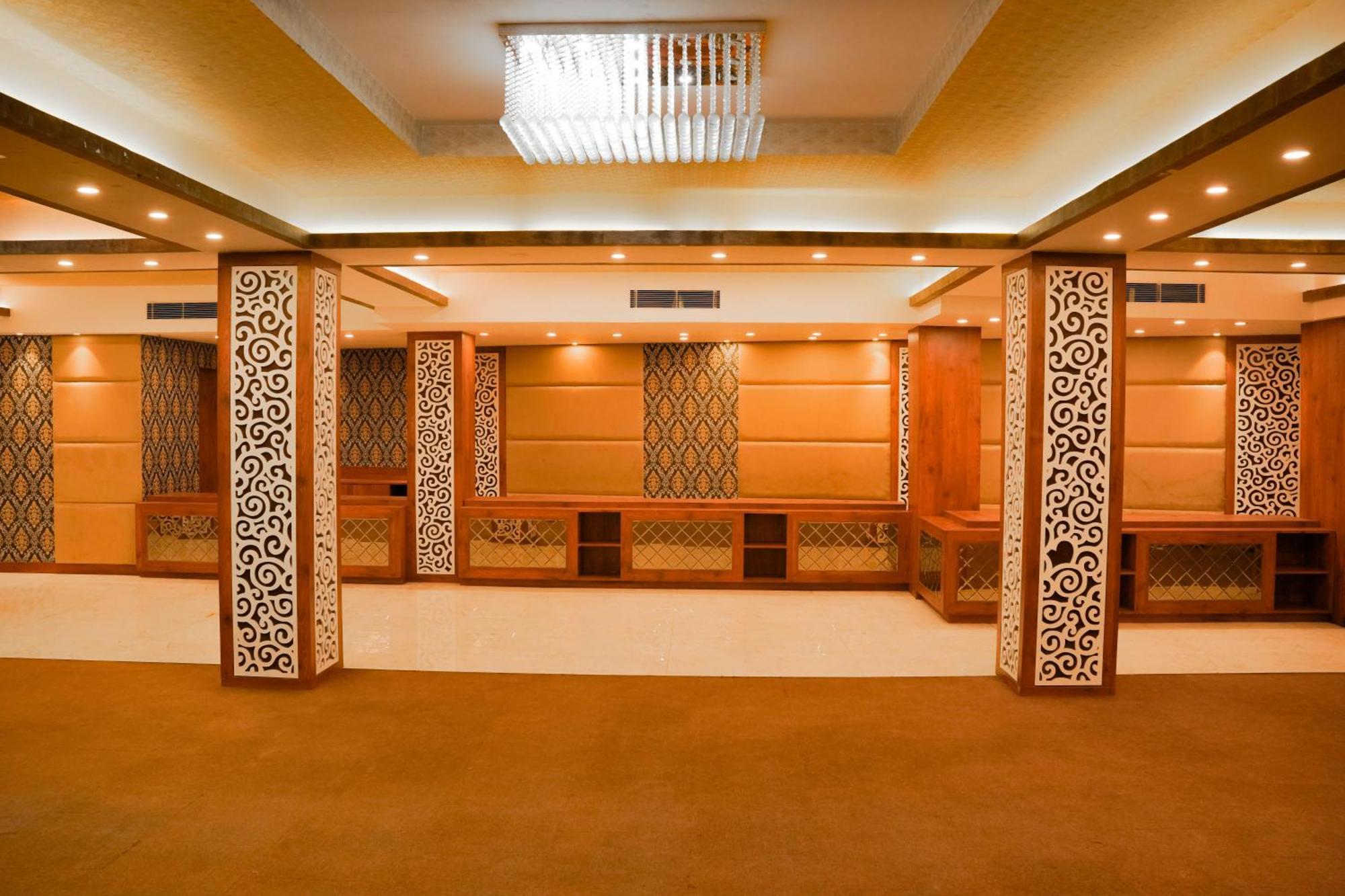 Kingston By Yagi, 600 Meters From M G Marg