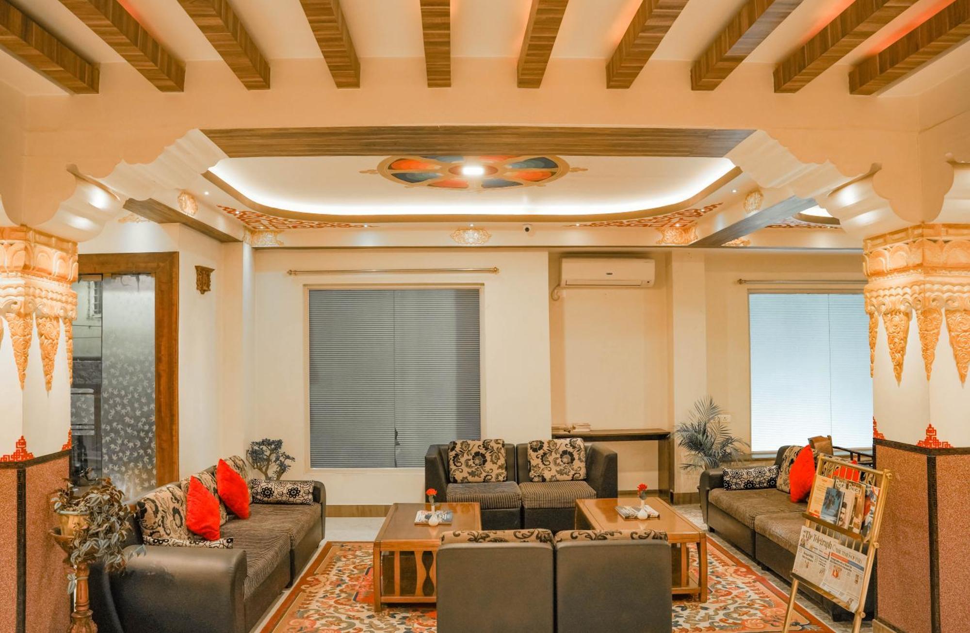 Kingston By Yagi, 600 Meters From M G Marg Hotel 4*