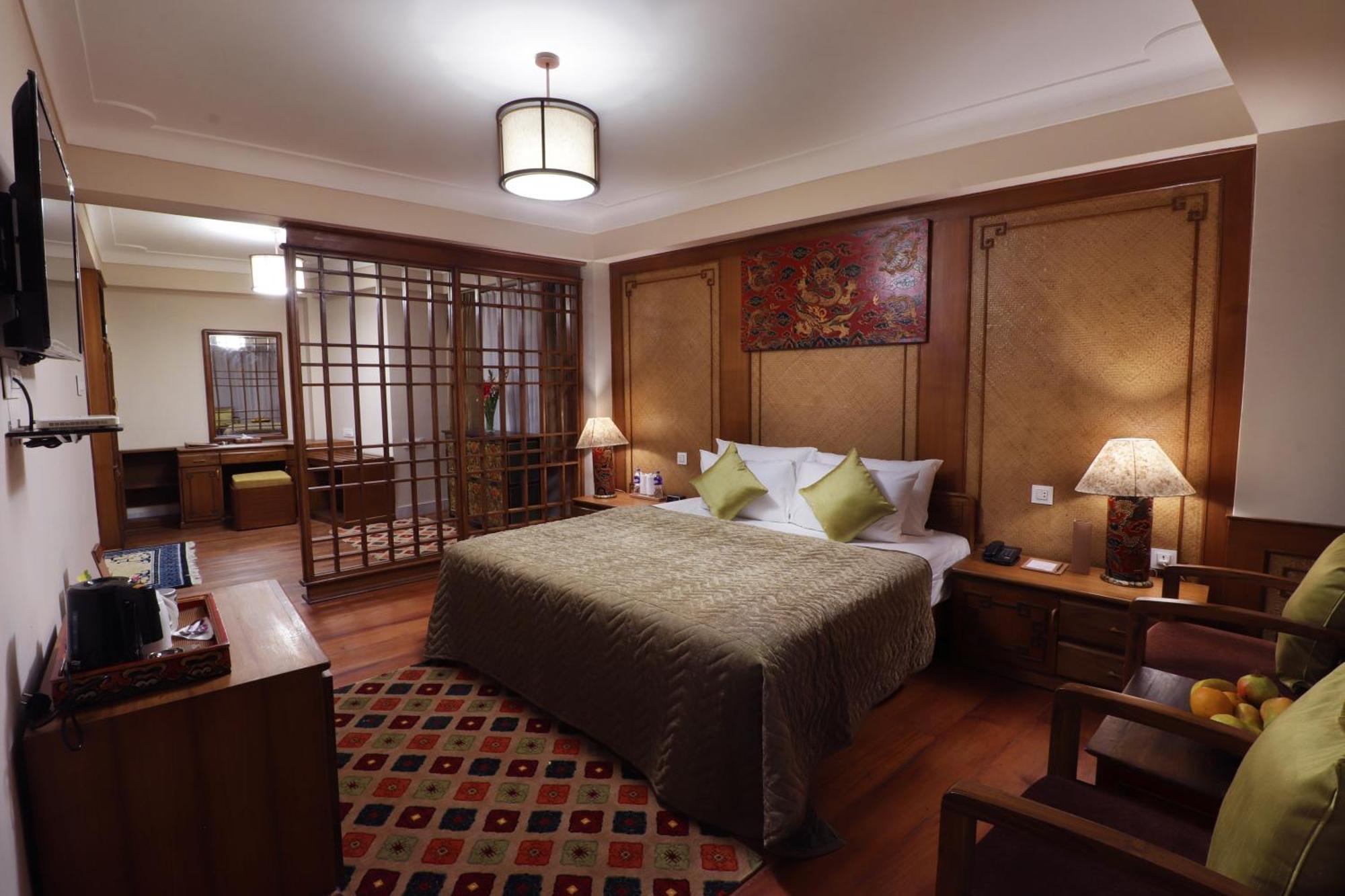 Hotel Denzong Shangrila Lords - &
