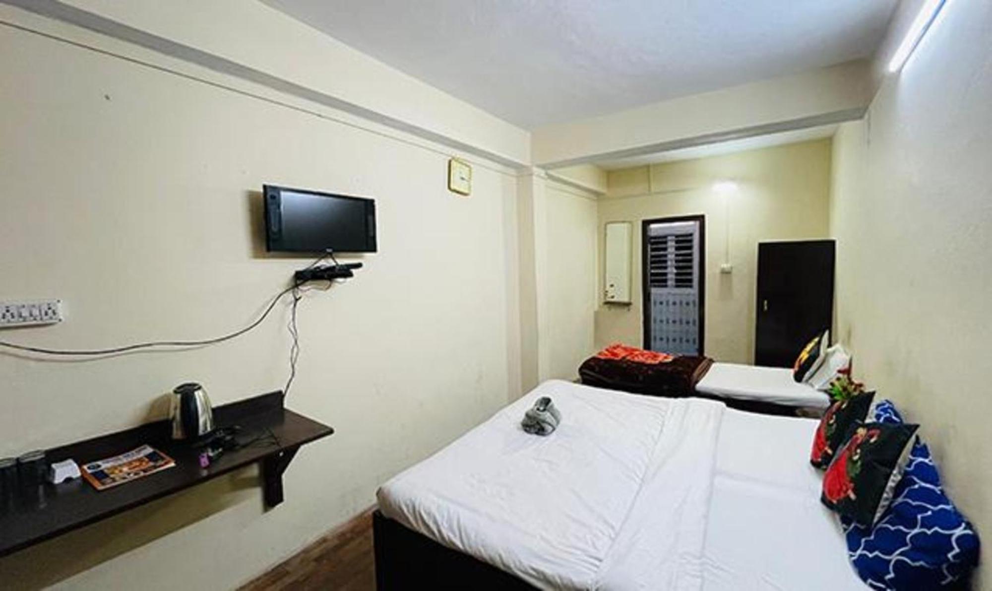 Palbhu Hotel 2*