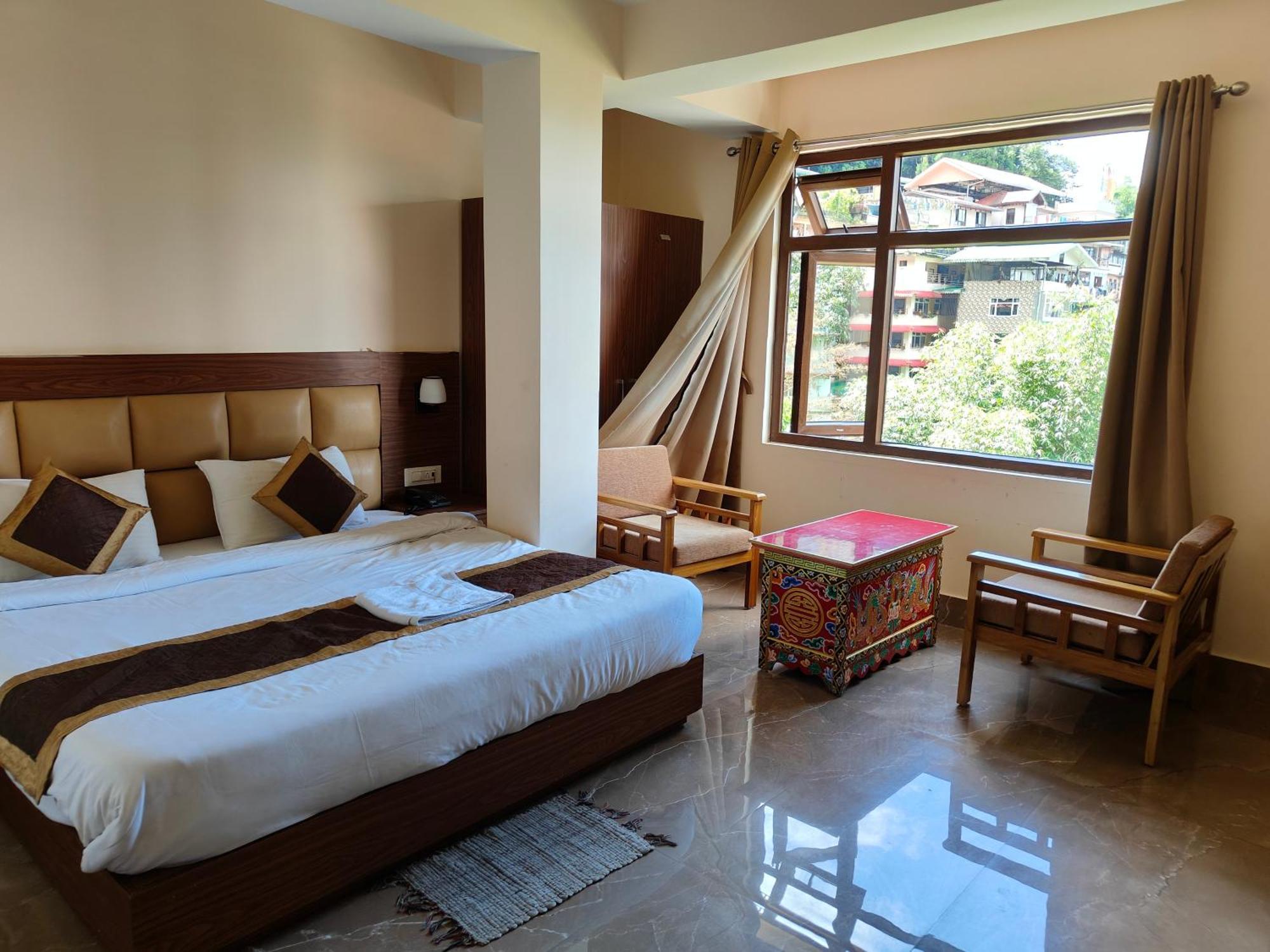 Yangkhyil Residency 3*