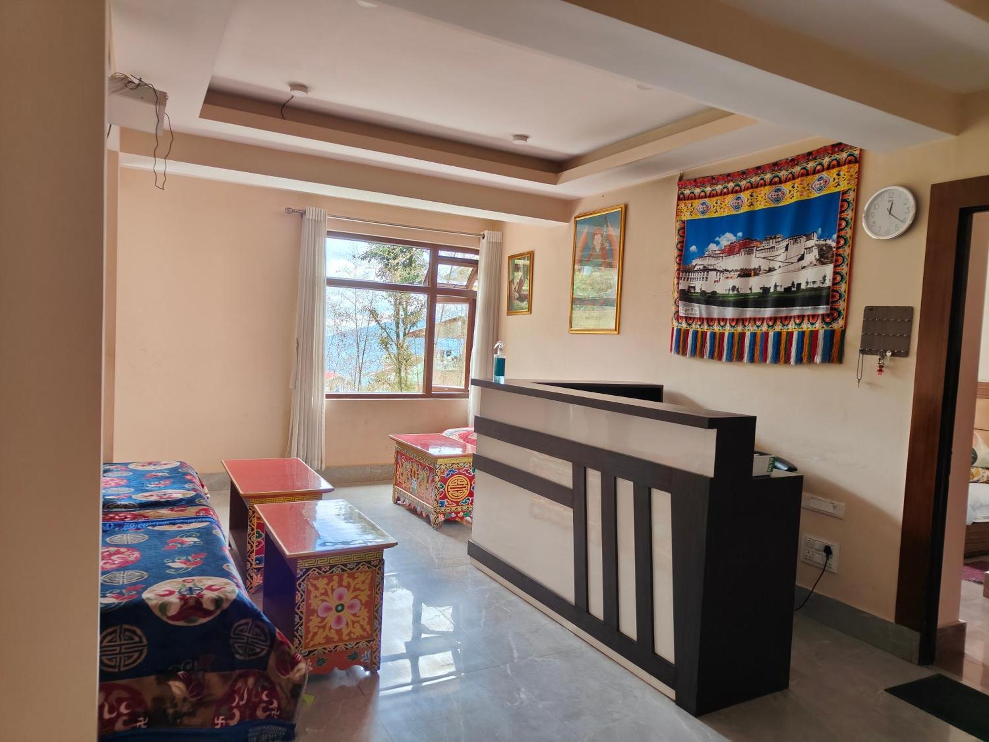 Hotel Yangkhyil Residency