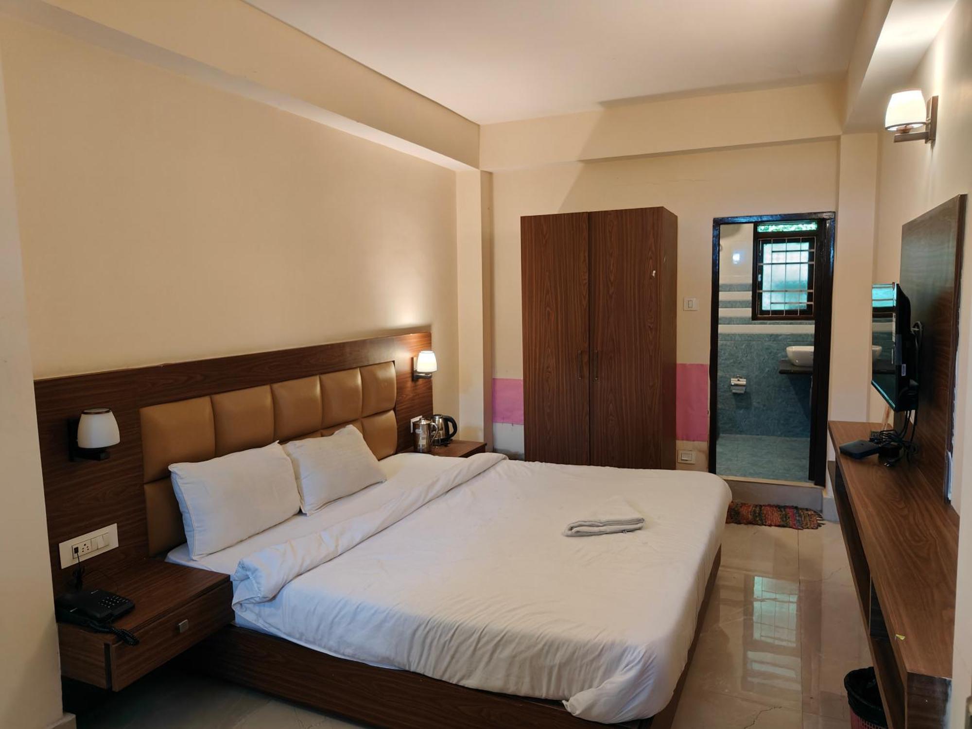 Hotel Yangkhyil Residency 3*